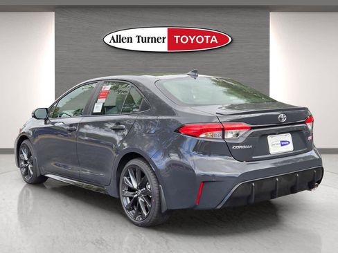 Used 2026 Toyota Corolla SE image 8