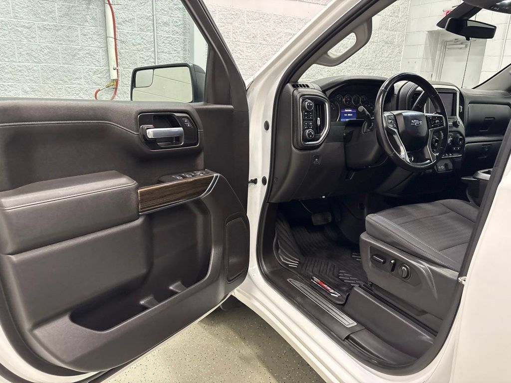 Used 2021 Chevrolet Silverado 1500 RST AWD/4WD image 15