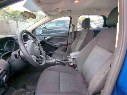 Used 2018 Ford Focus SE w/ Cold Weather Package FWD image 6