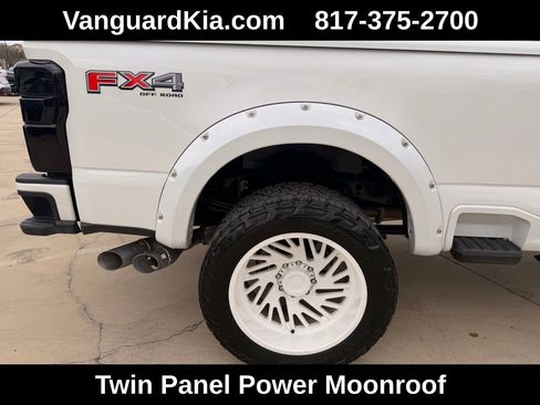 Used 2024 Ford F250 Platinum w/ FX4 Off-Road Package image 10