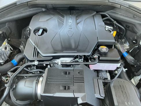 Used 2025 Genesis GV70 2.5T AWD/4WD image 9