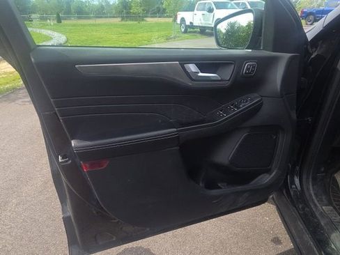 Used 2021 Ford Escape Titanium AWD/4WD image 26