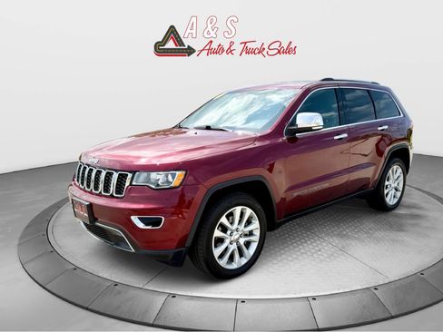 Used 2017 Jeep Grand Cherokee Limited image 3