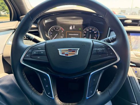 Used 2025 Cadillac XT5 Premium Luxury AWD/4WD image 14