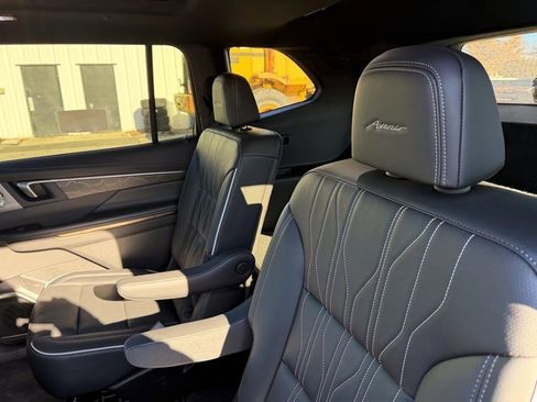 New 2026 Buick Enclave Avenir w/ Super Cruise Package image 6