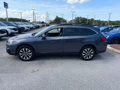 Used 2017 Subaru Outback 2.5i Limited AWD/4WD image 12