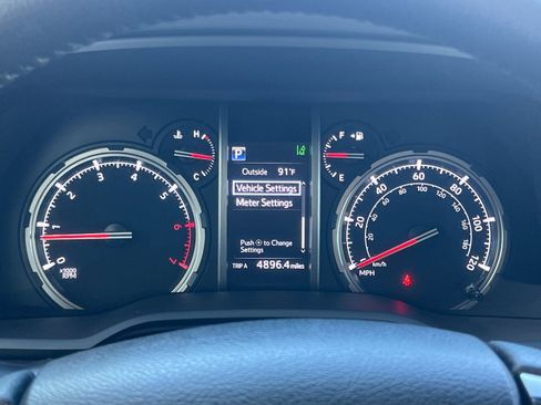 Used 2024 Toyota 4Runner TRD Off-Road Premium AWD/4WD image 25