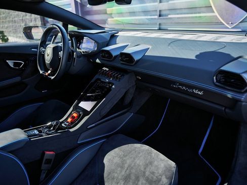 Used 2023 Lamborghini Huracan Tecnica image 34