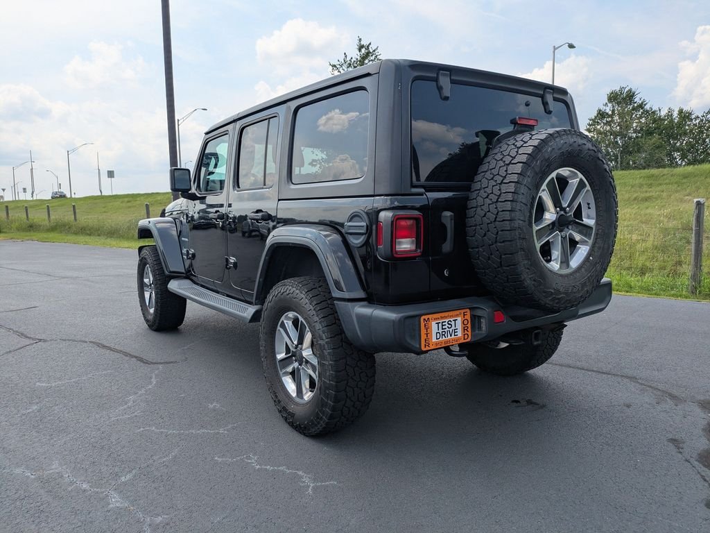 Used 2018 Jeep Wrangler Unlimited Sahara w/ Cold Weather Group AWD/4WD image 6