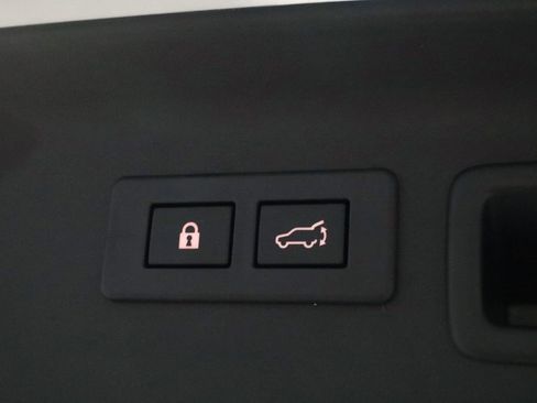 Used 2025 Subaru Forester Premium image 16