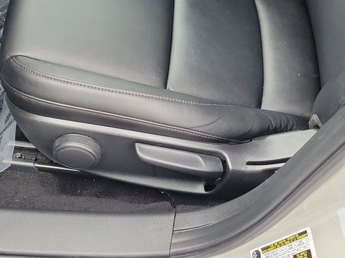 Used 2024 MAZDA MAZDA3 s image 18