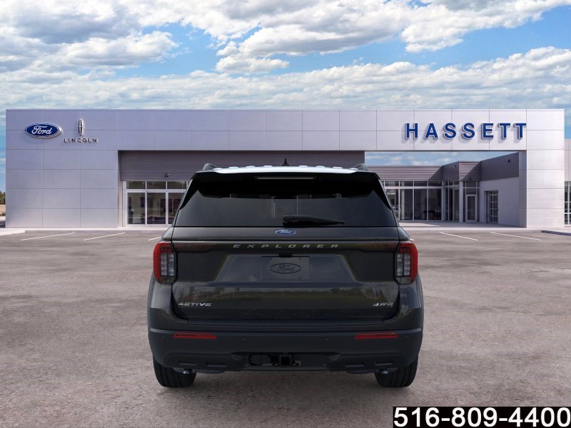 Used 2025 Ford Explorer Active AWD/4WD image 6