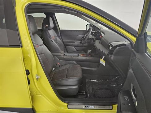 New 2025 Nissan Kicks SR w/ SR Premium Package image 12