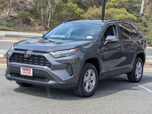 Used 2025 Toyota RAV4 XLE FWD image 11