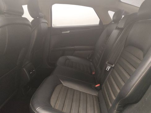 Used 2018 Ford Fusion SE w/ Equipment Group 201A FWD image 18
