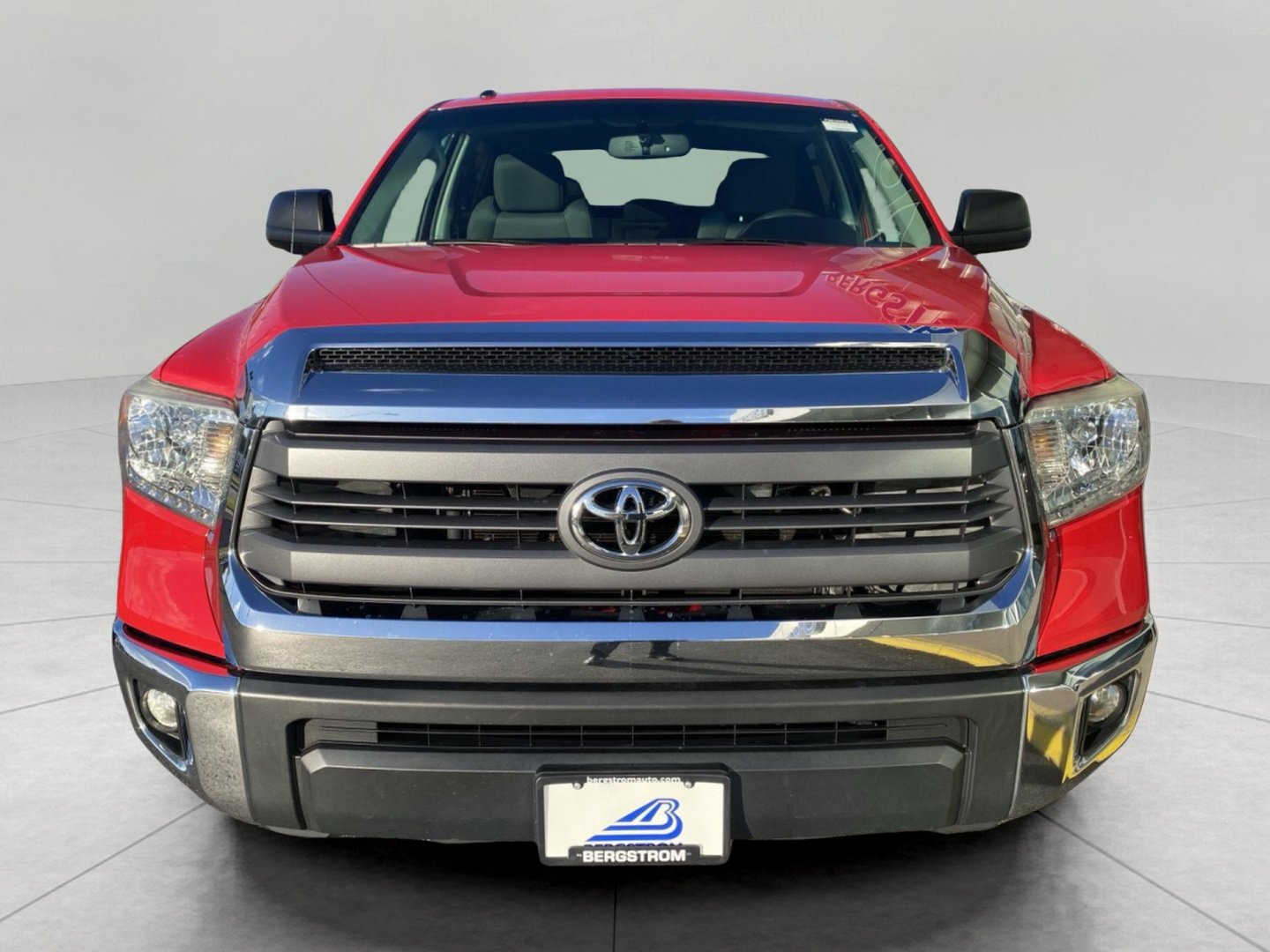 Used 2015 Toyota Tundra SR5 w/ SR5 Upgrade Package AWD/4WD image 3