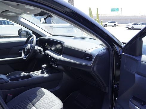Used 2025 Nissan Kicks SV FWD image 24