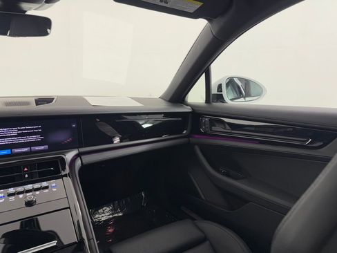 Certified 2025 Porsche Panamera image 18