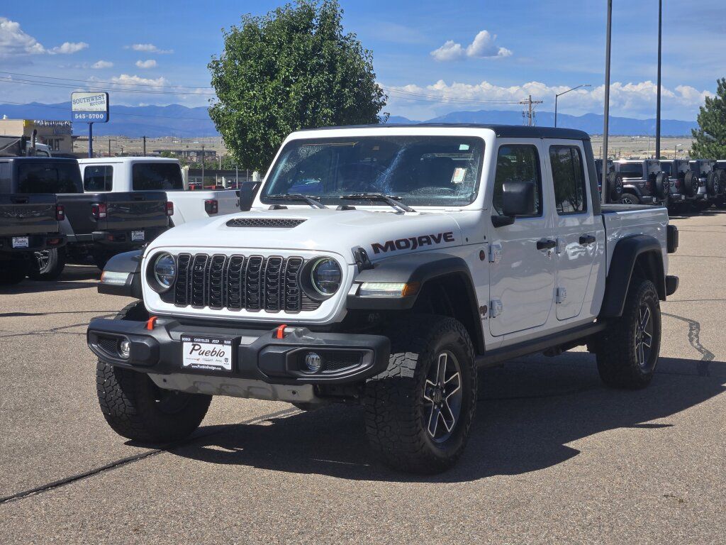 Used 2024 Jeep Gladiator Mojave AWD/4WD image 5