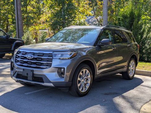New 2026 Ford Explorer Active w/ Active Comfort Package image 6