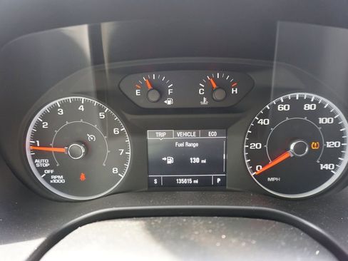 Used 2017 GMC Acadia SLE FWD image 6