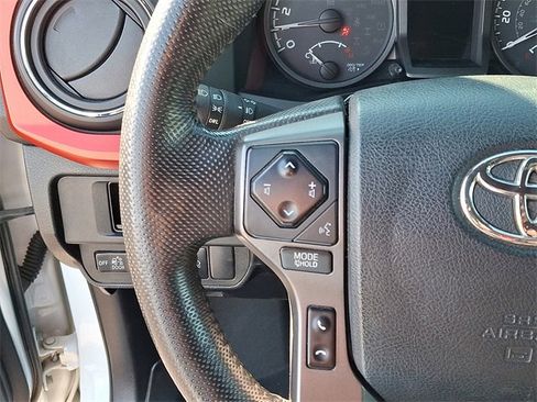 Used 2019 Toyota Tacoma TRD Off-Road image 20