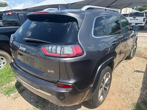 Used 2019 Jeep Cherokee Overland AWD/4WD image 3