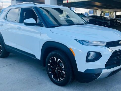 Used 2023 Chevrolet TrailBlazer LT image 1