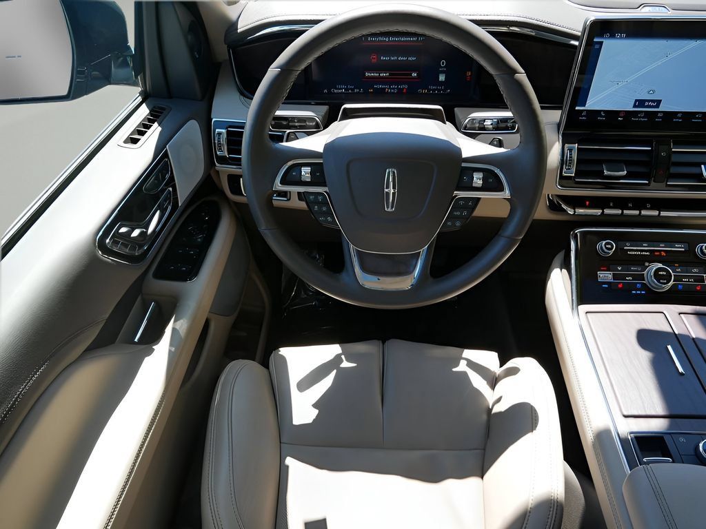 Used 2024 Lincoln Navigator Reserve AWD/4WD image 13