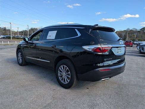 Used 2024 Buick Enclave Premium image 5