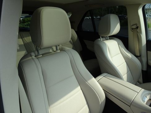 Used 2021 Mercedes-Benz GLE 350 4MATIC image 30