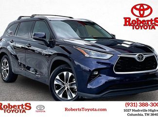 Used 2021 Toyota Highlander XLE FWD video 1