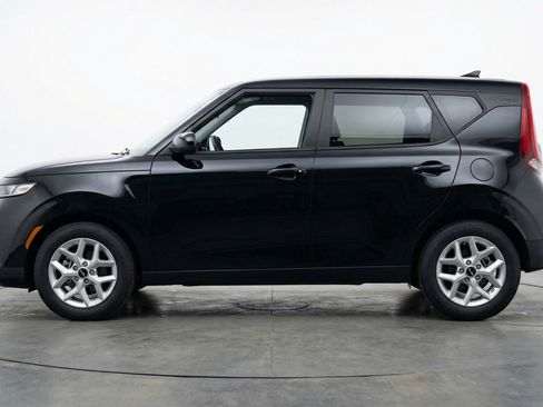 Used 2025 Kia Soul LX w/ LX Technology Package image 5