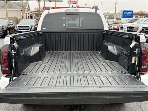 Used 2022 Toyota Tacoma SR5 image 9