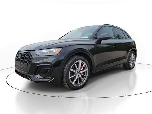 Used 2024 Audi Q5 e Prestige w/ Prestige Package AWD/4WD image 2