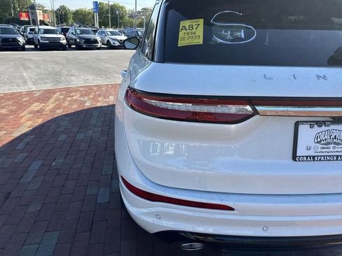 Used 2025 Lincoln Corsair Grand Touring image 10