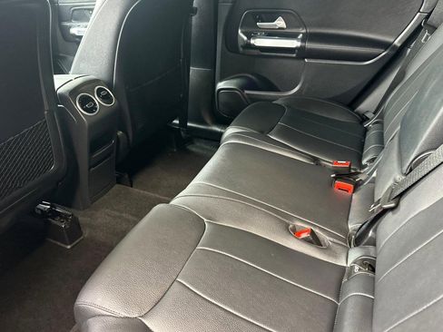 Used 2023 Mercedes-Benz GLB 250 4MATIC image 27