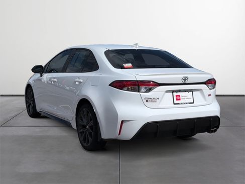 Certified 2025 Toyota Corolla SE FWD image 4