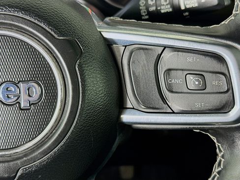 Used 2021 Jeep Wrangler Unlimited Sahara w/ Dual Top Group image 14