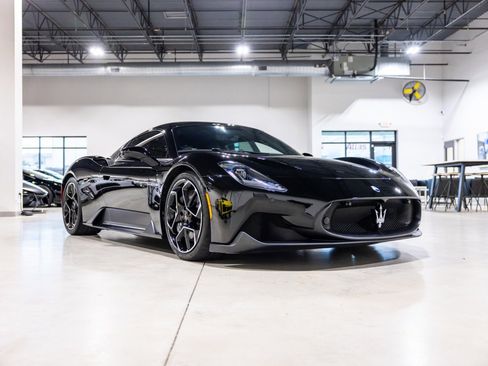 Used 2022 Maserati MC20 Coupe image 3