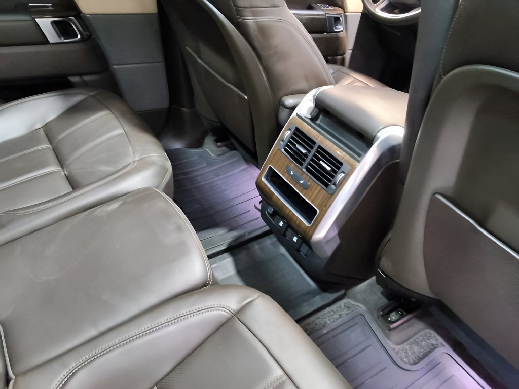 Used 2019 Land Rover Range Rover Sport HSE AWD/4WD image 12