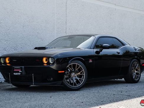 Used 2016 Dodge Challenger R/T image 33