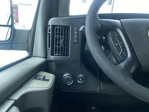 Used 2015 GMC Savana 2500 image 8