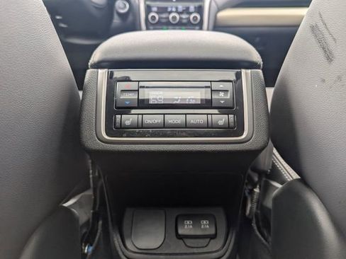 Certified 2022 Subaru Ascent Limited w/ Technology Package image 31