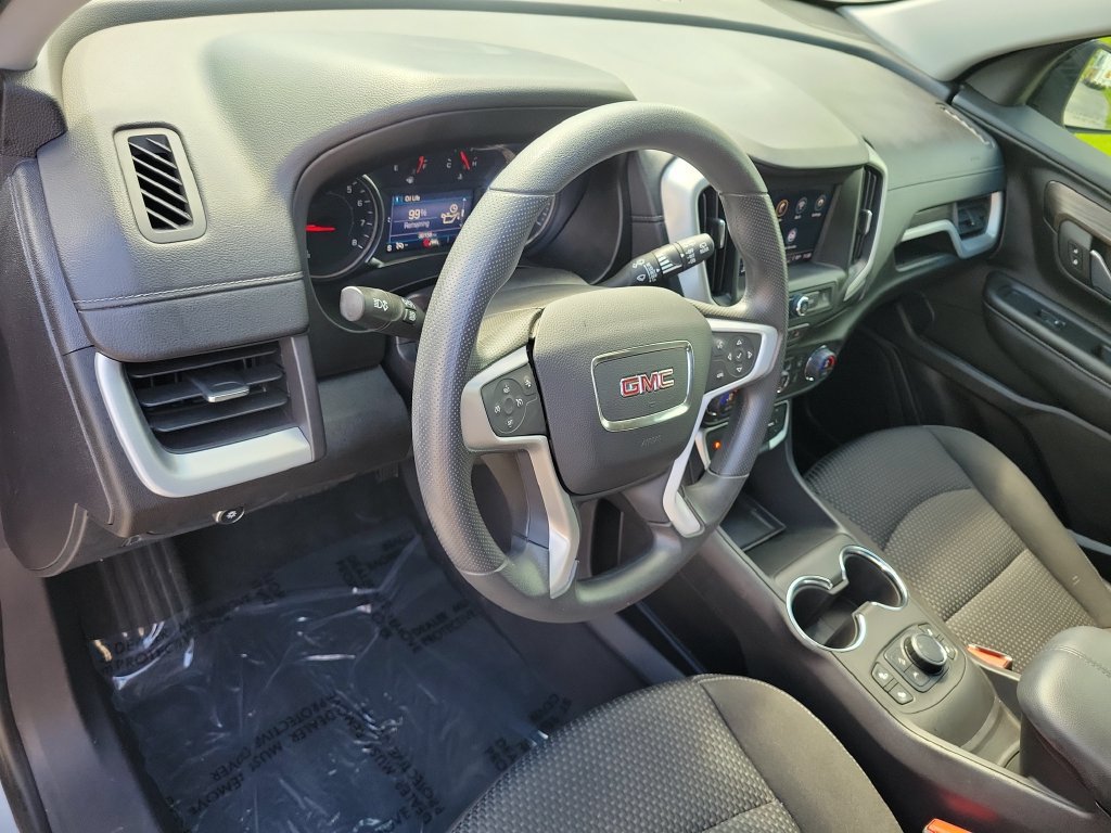 Used 2024 GMC Terrain SLE w/ Driver Convenience Package FWD image 7