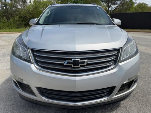 Used 2017 Chevrolet Traverse LT FWD image 8