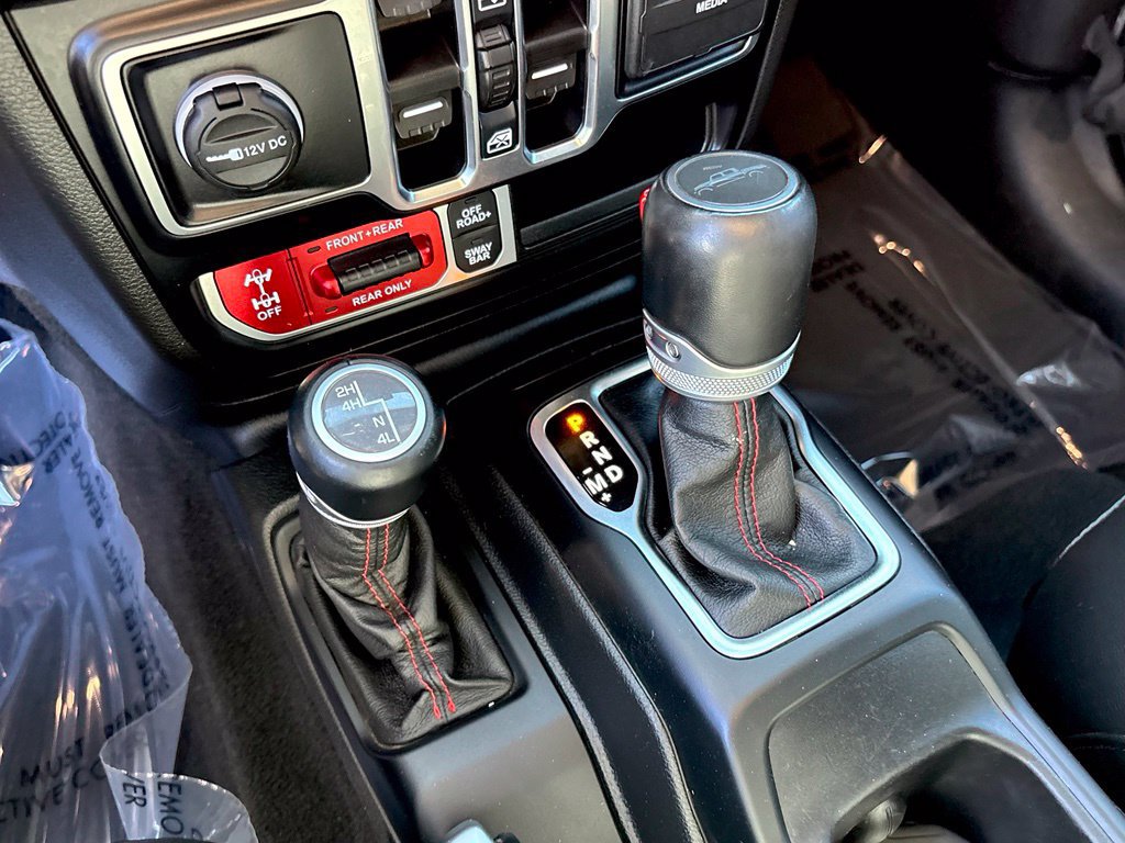 Used 2022 Jeep Gladiator Rubicon w/ Cold Weather Group AWD/4WD image 18