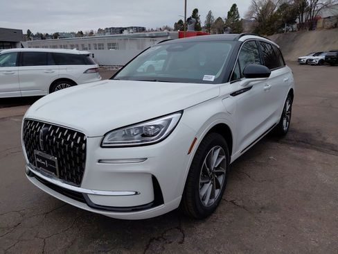 New 2026 Lincoln Corsair Grand Touring image 3