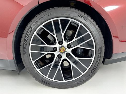 Used 2022 Porsche Taycan image 34