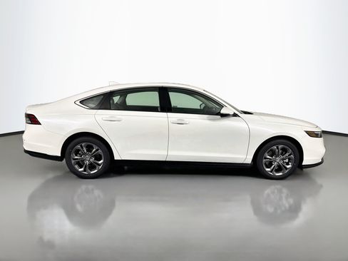 Certified 2024 Honda Accord EX-L image 4